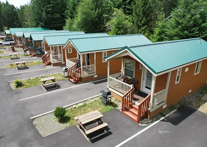 Packwood Lodge & Cabins