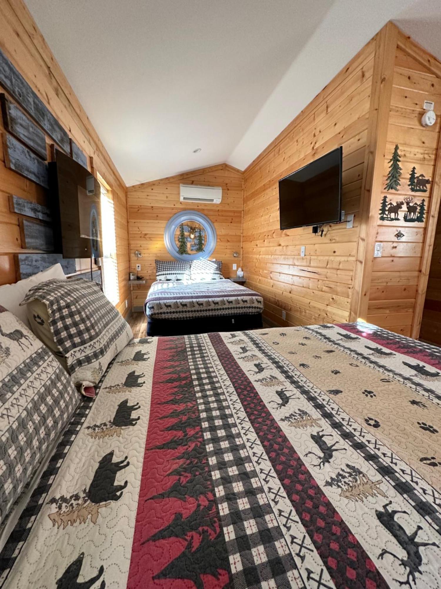 & Motel Packwood