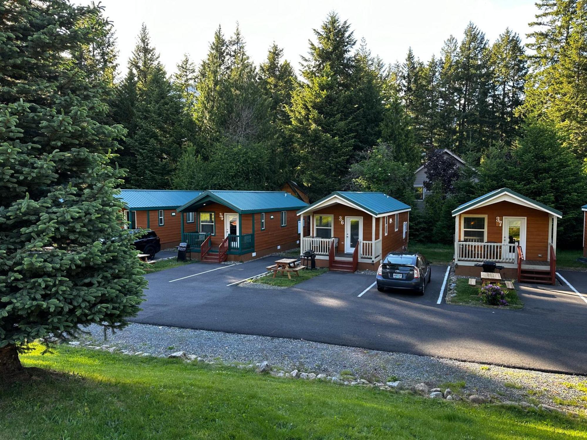 & * Packwood