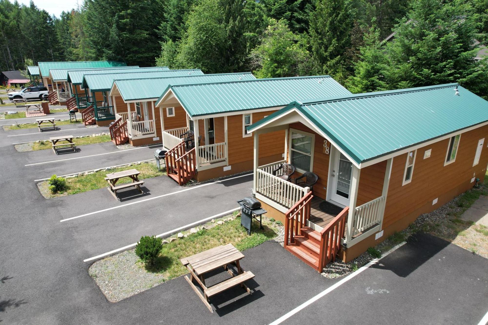 & Packwood