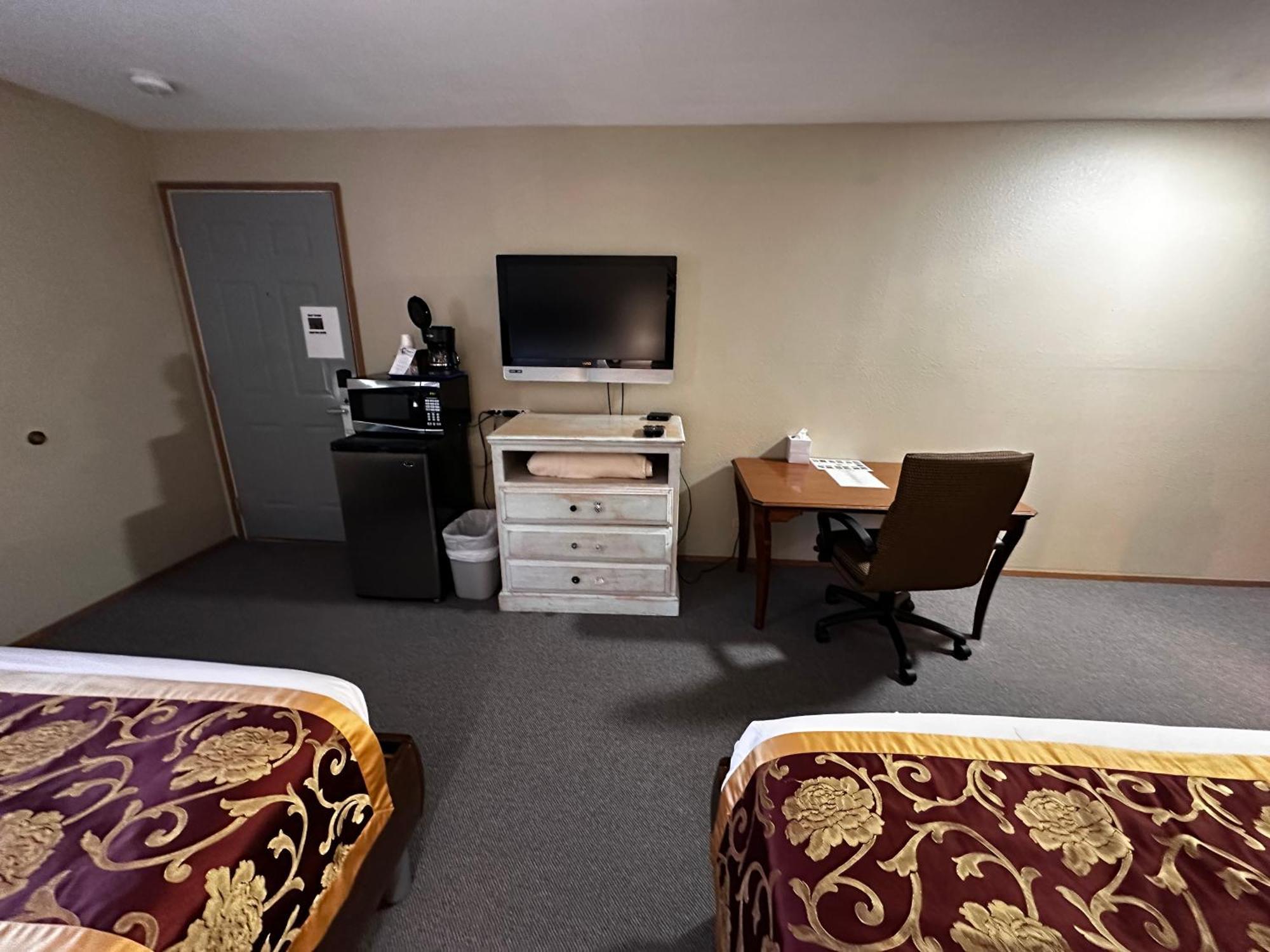 Motel &