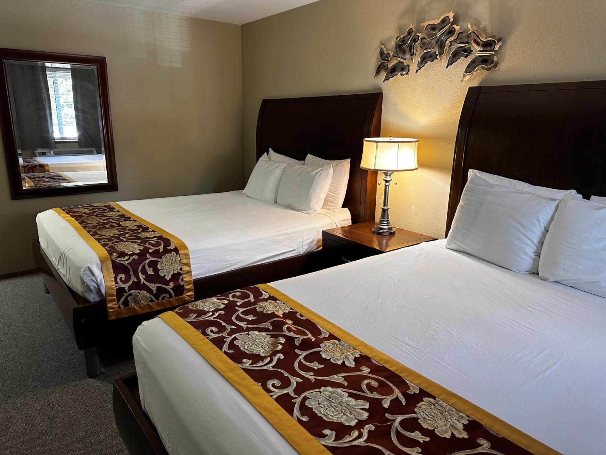 Motel & Packwood