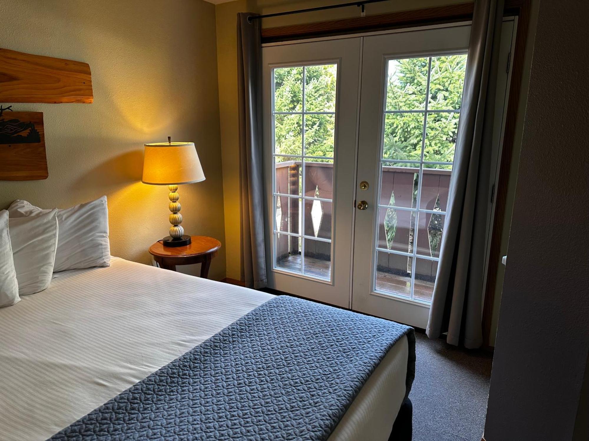 & Motel Packwood